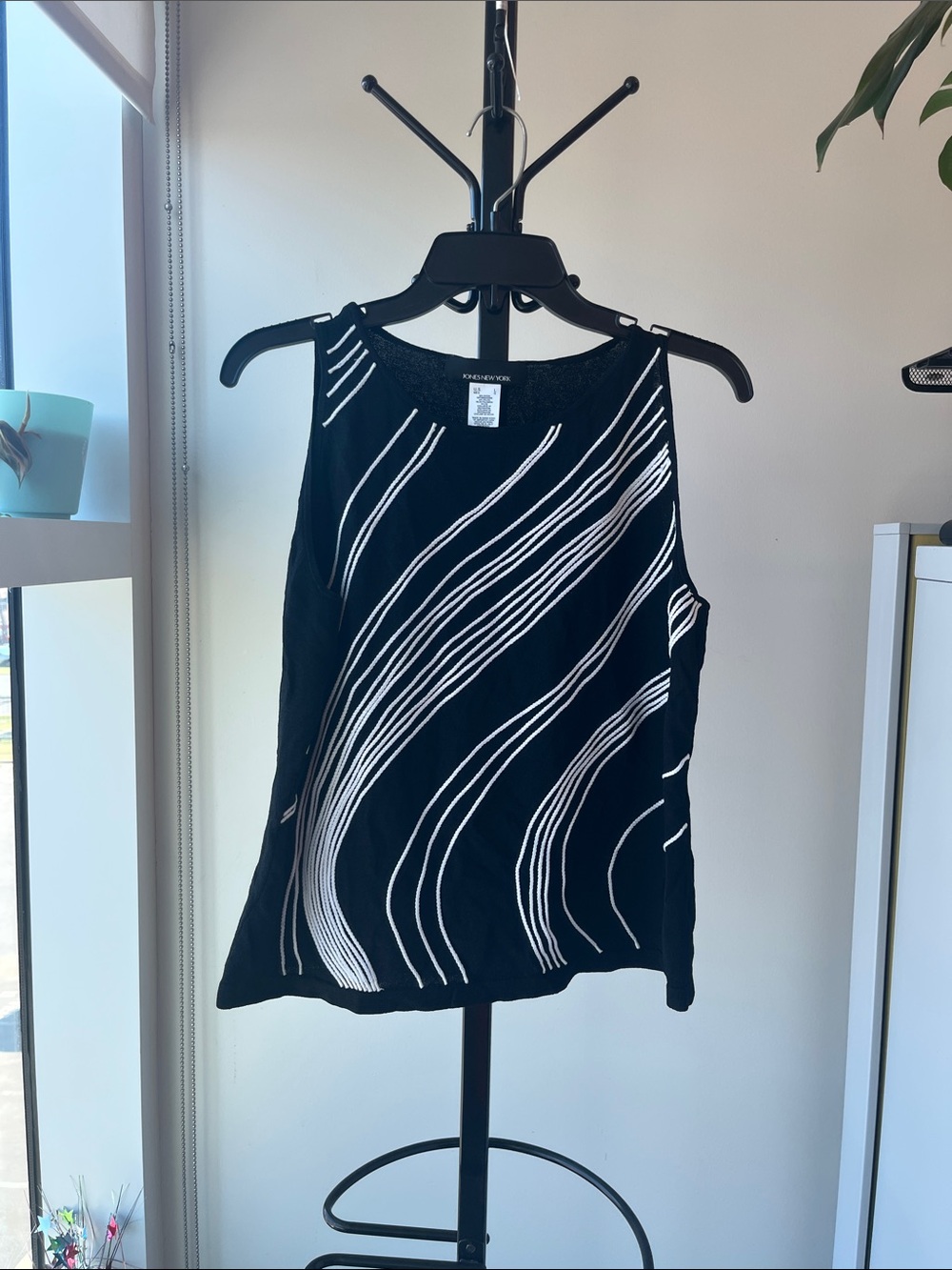 Jones New York Abstract Top